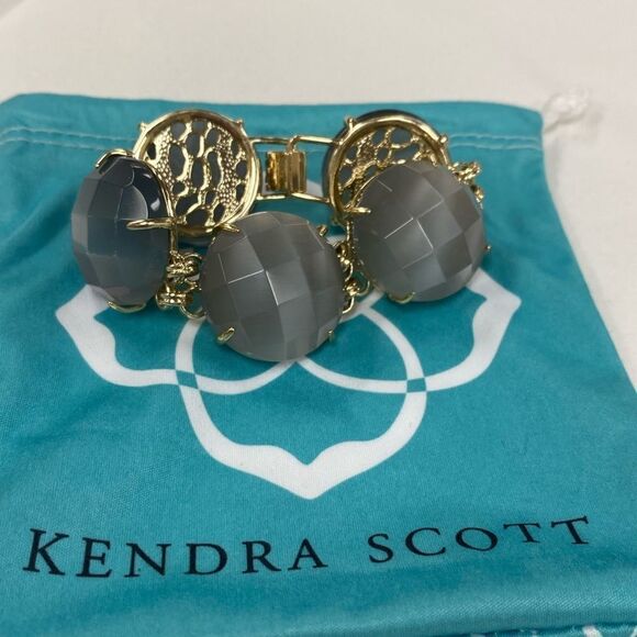 Kendra Scott Cassie bracelet in Slate cat's eye dyed glass and gold - Picture 7 of 8